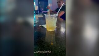 1:00 УТРА ЖЕНА ТРАХАЕТ ПАРНЯ, КОТОРОГО ОНА ПОДОБРАЛА В БАРЕ порно